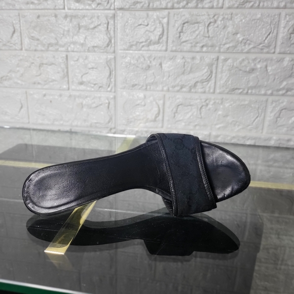 Gucci Mule Heels size 36 1/2 C - Picture 3 of 8